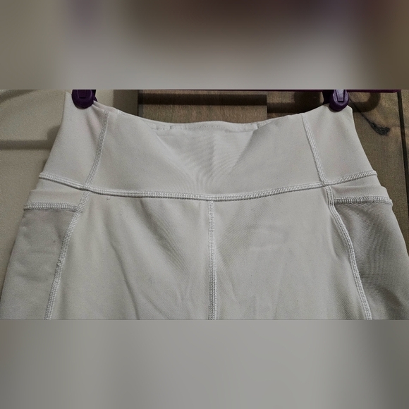 LULULEMON Forget The Sweat Crop. 21 inch. White. Size 6 - Picture 10 of 13